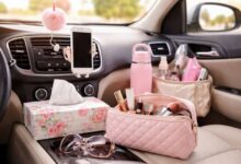 شي تجده في سيارة البنات