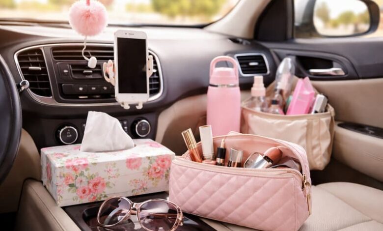 شي تجده في سيارة البنات